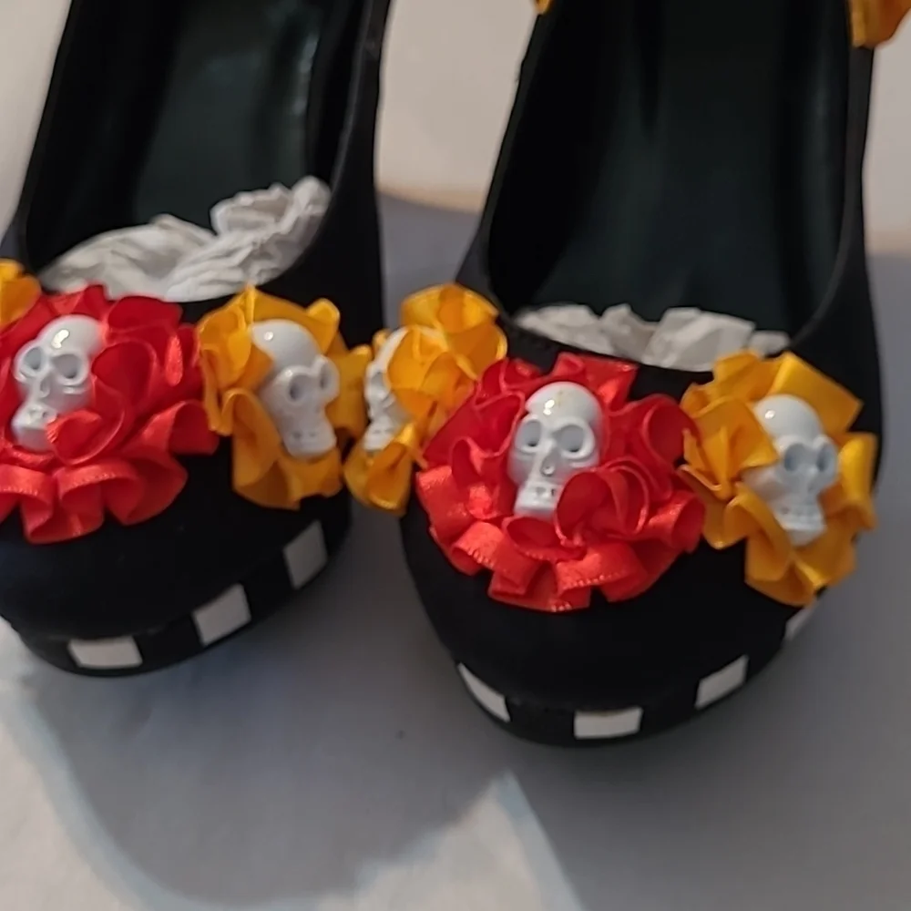 Ellie Colorful Unique Women's Heels NWOT